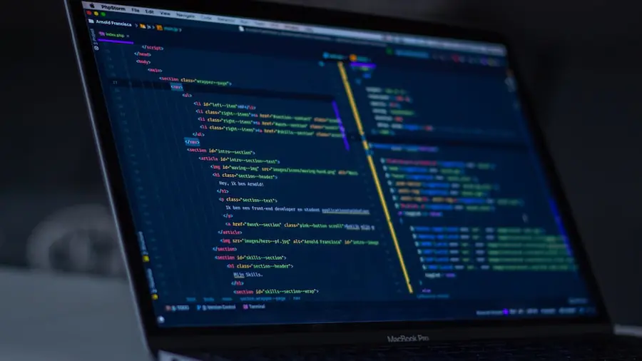 Smarte Suche nahtlos integriert: Native Plugin-Entwicklung für E-Commerce-Systeme.